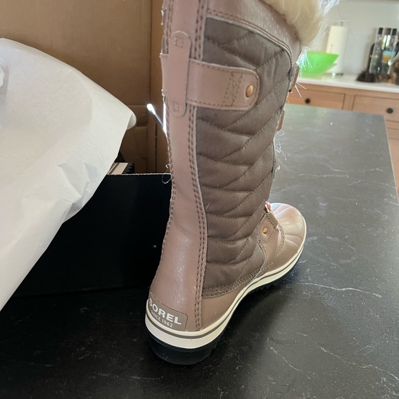 Sorel snow boots - Picture 3 of 6